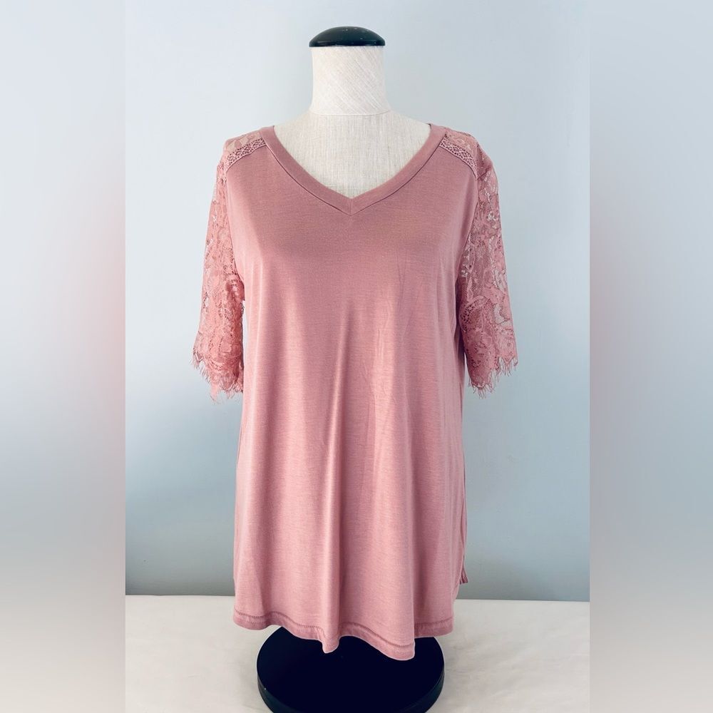 Grace & Emma Mauve Lace Sleeves T-shirt size Small NWT